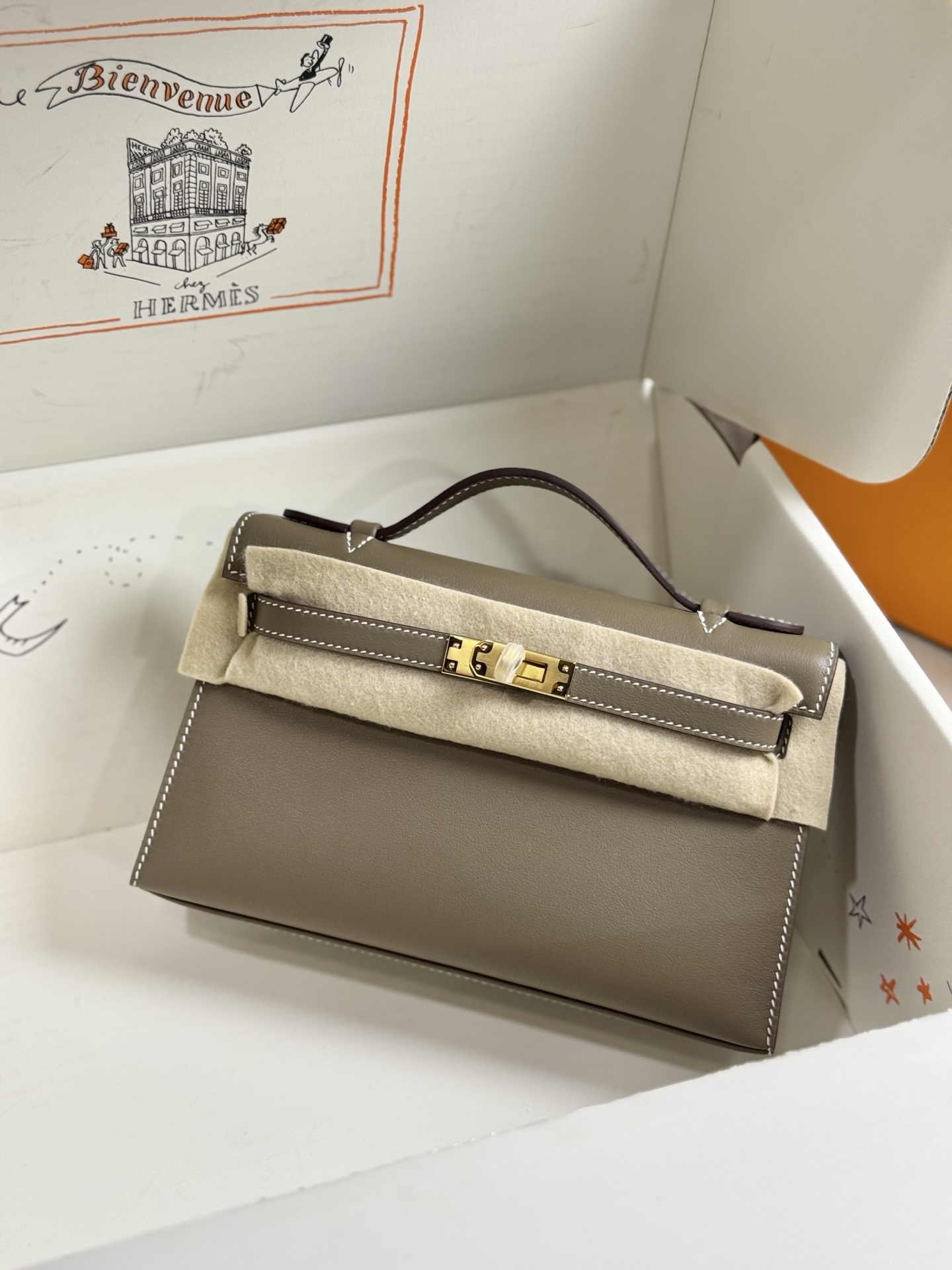 kelly pochette