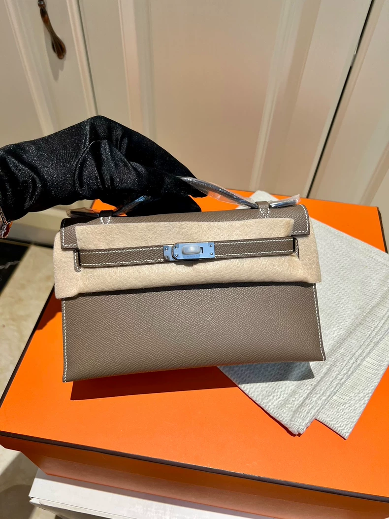 kelly pochette